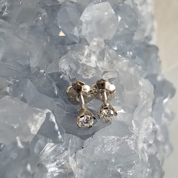 Genuine diamond stud earrings in 14k white gold. - Picture 4 of 6